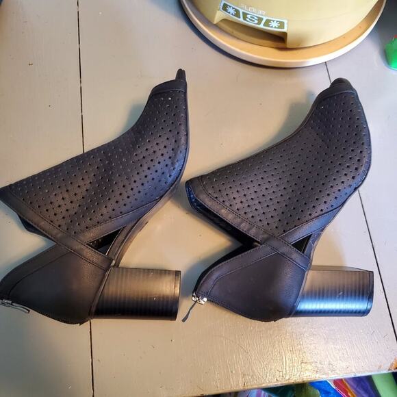 a.n.a black open toe caged faux leather heels women's size 9.5 - Picture 5 of 9